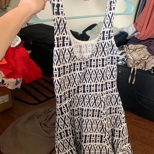 Diamond print navy abs white dress